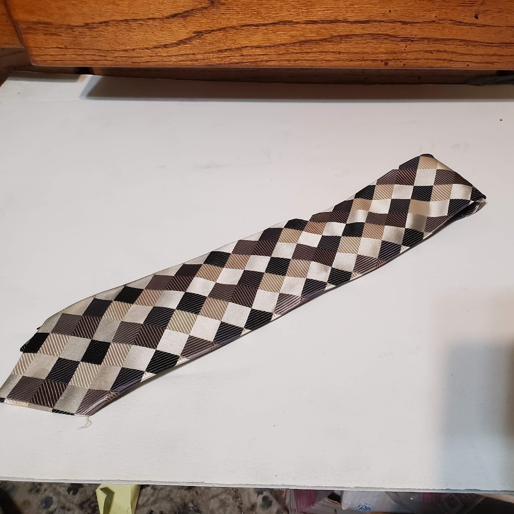 Silk tie